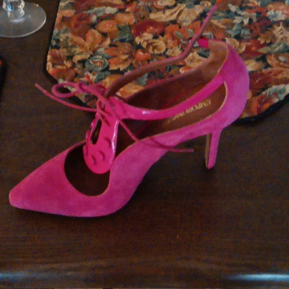 Women's shoes